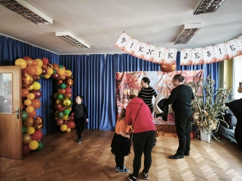 53d5fc08-f31a-45a7-ba7b-030ce559095a