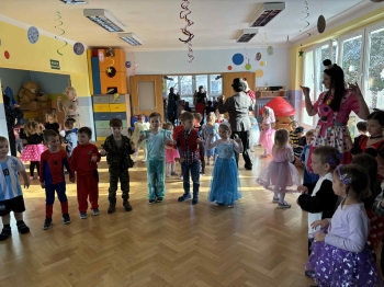 f37da2dc-137b-42b5-937f-bba9aa3a0272