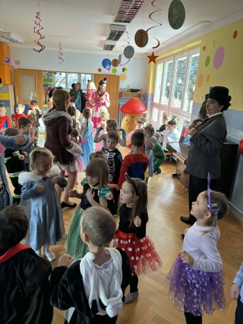 b27bdb5a-28da-43ca-b97a-ff9d928139b0