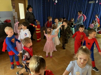 65cb7963-da4d-499f-920c-9d16aee6ae31