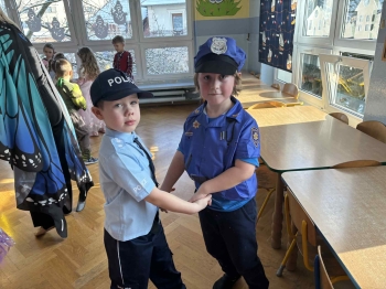 2d3d9431-577e-4c83-963d-0831cc65c8a3