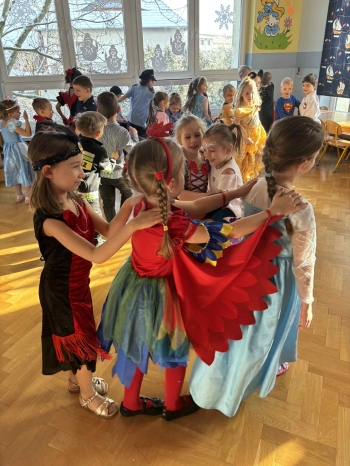 c922bcfd-cd1f-4cf3-be8a-88f572e9e561