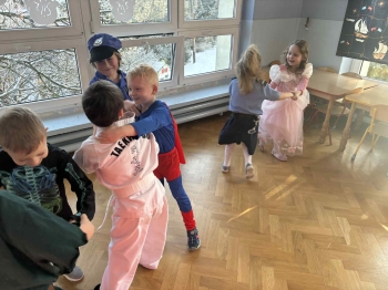 9dfa1aac-b4bf-4473-a0f7-6a10876eb004