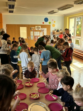 8dce5ad3-f25a-4daf-827d-449d7ab8ea95