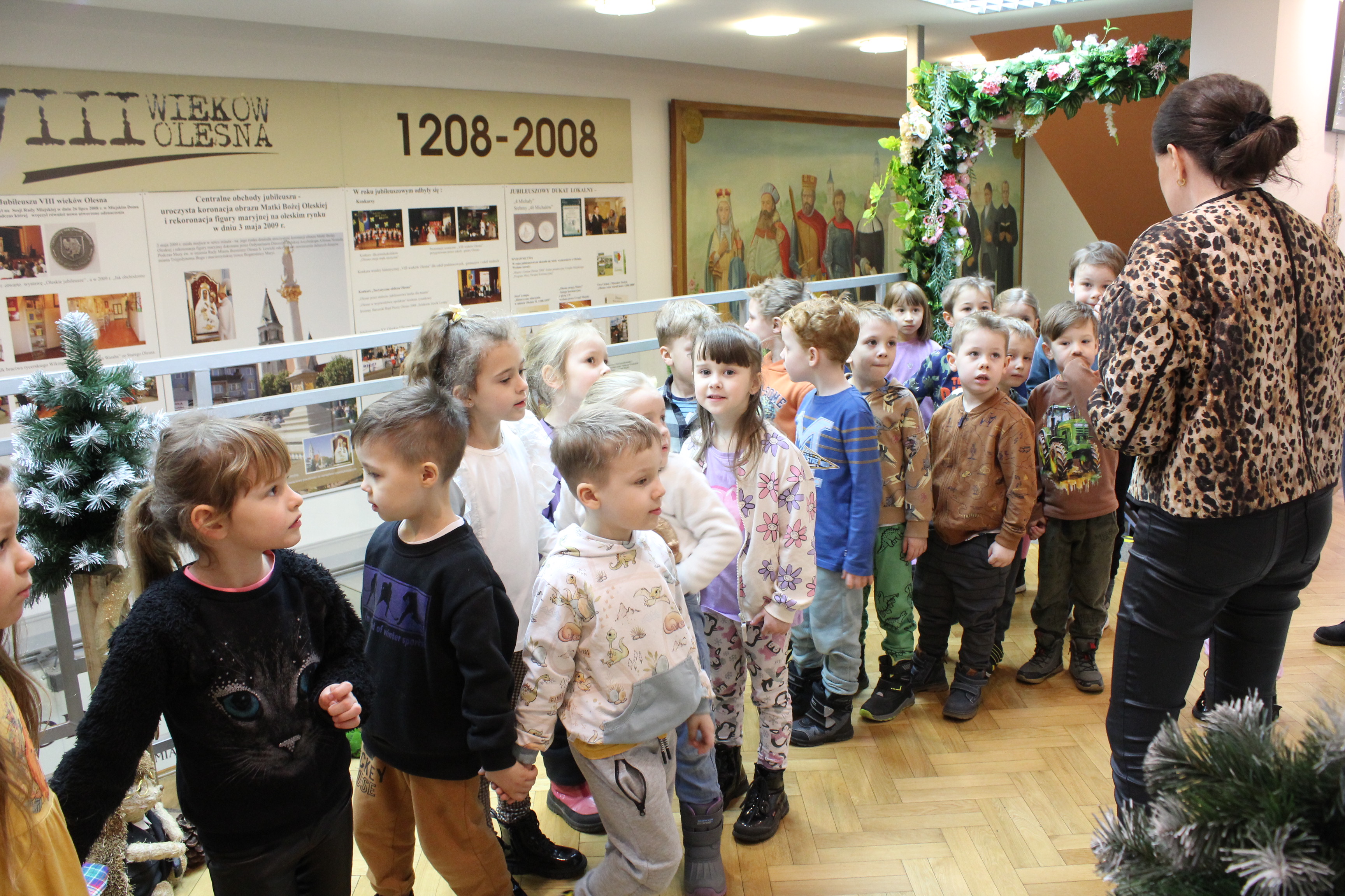 Wyjście do Muzeum Regionalnego w Oleśnie na wystawę pt. ''30-te Urodziny Warszta...