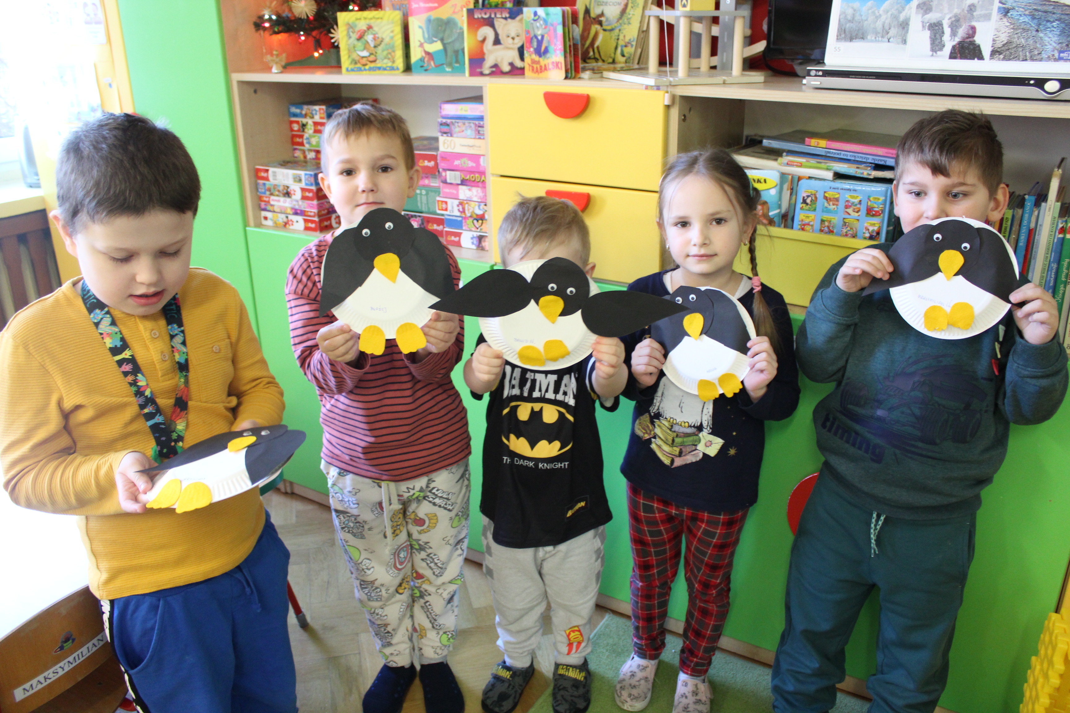 ''Dzień pingwina'' - projekt edukacyjny ''Sensoryczny kogel-mogel''